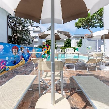 Residence Filmare Riccione Buitenkant foto