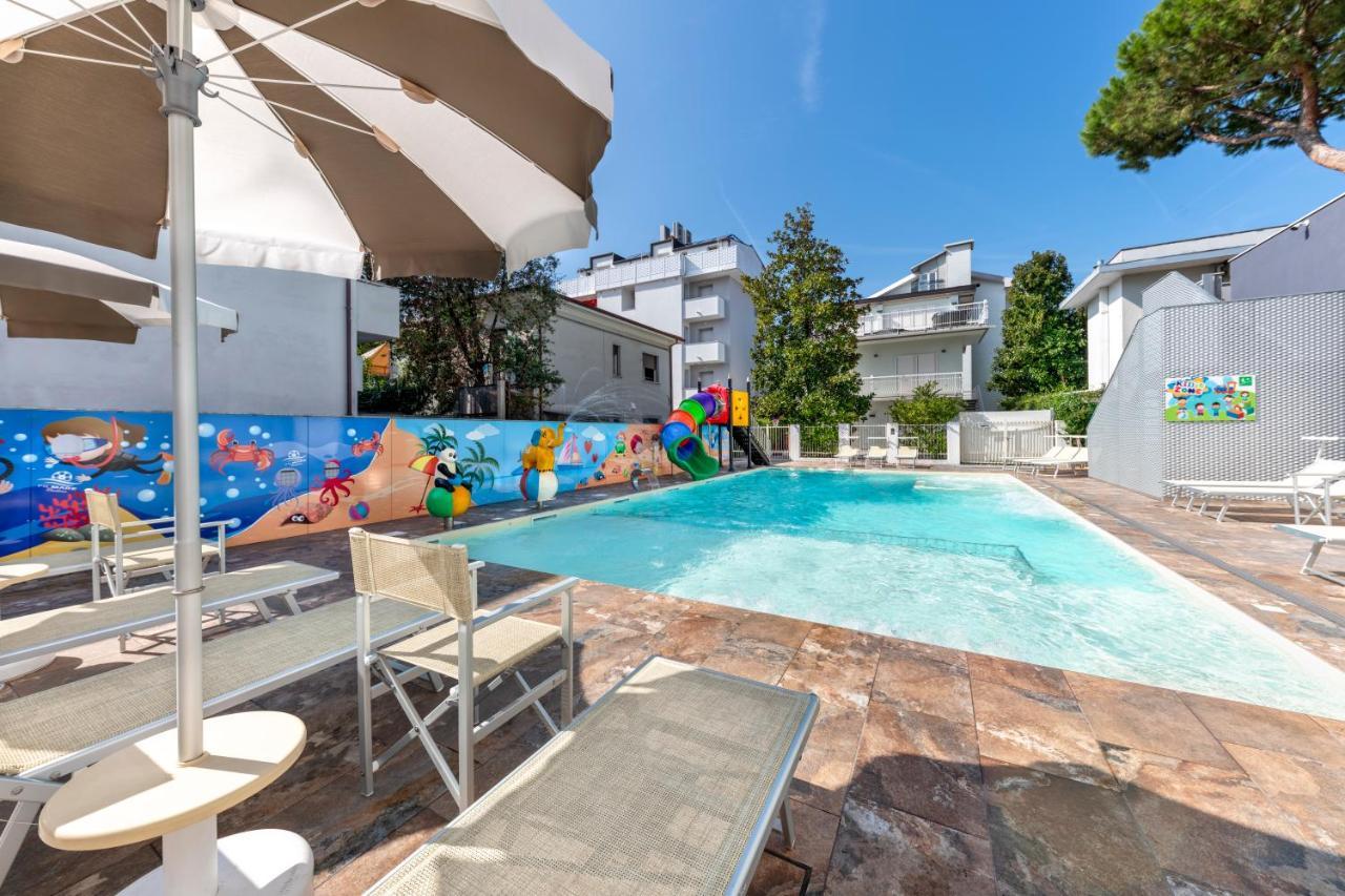 Residence Filmare Riccione Buitenkant foto