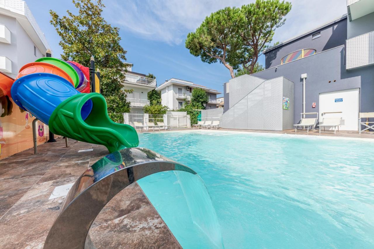 Residence Filmare Riccione Buitenkant foto