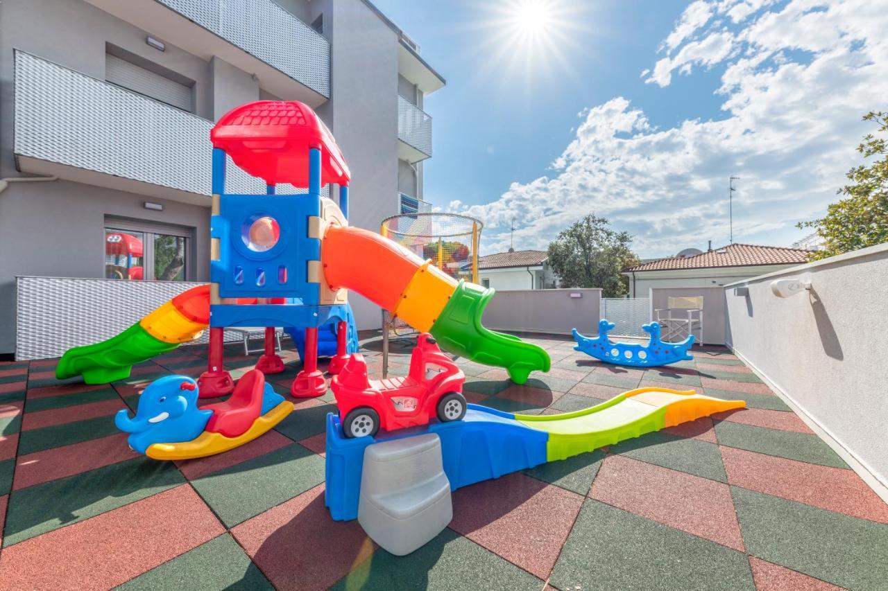 Residence Filmare Riccione Buitenkant foto